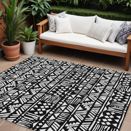 Homeroots 8' X 10' Black And Ivory Southwestern Washable Indoor Outdoor Area Rug 594151