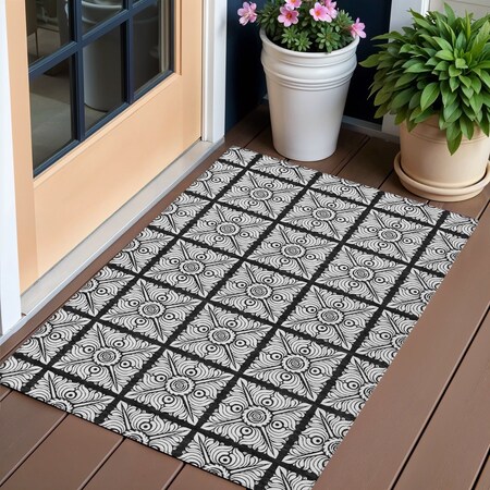 Homeroots 3' X 5' Black Ivory And Gray Medallion Washable Indoor Outdoor Area Rug 589326