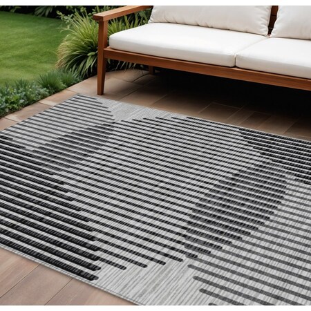 Homeroots 8' X 10' Gray And Black Geometric Washable Indoor Outdoor Area Rug 597640