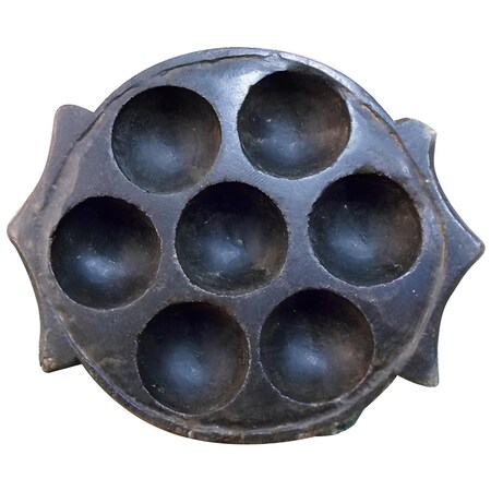 Homeroots 10" Black Cement Seven Tealight Round Candle Holder 554701