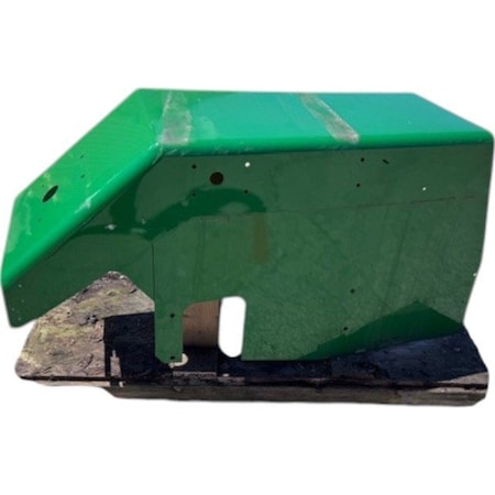 John Deere FENDER, JOHN DEERE OEM RE46138 RE46138