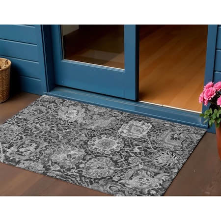 Homeroots 3' X 5' Gray And Ash Gray Damask Washable Indoor Outdoor Area Rug 609072