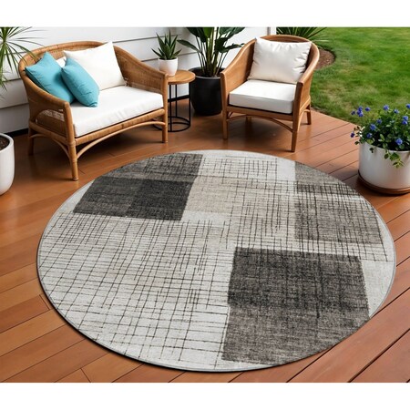 Homeroots 8' Ivory And Black Round Geometric Washable Indoor Outdoor Area Rug 631935