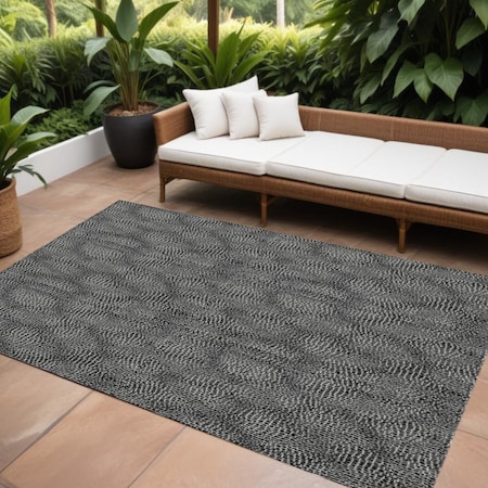 Homeroots 10' X 14' Black And Ivory Geometric Washable Indoor Outdoor Area Rug 602346
