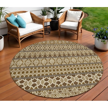 Homeroots 8' Brown And Taupe Round Quatrefoil Washable Indoor Outdoor Area Rug 583236