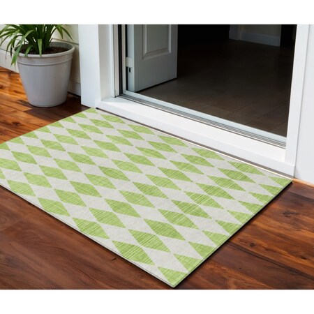Homeroots 3' X 5' Lime Green And Ivory Geometric Washable Indoor Outdoor Area Rug 577061