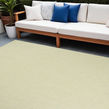 Homeroots 8' X 10' Green And Ivory Indoor Outdoor Area Rug 522034