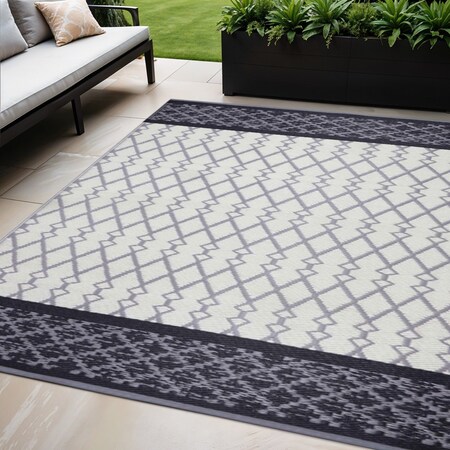 Homeroots 5' X 8' Gray Geometric Indoor Outdoor Area Rug 555588