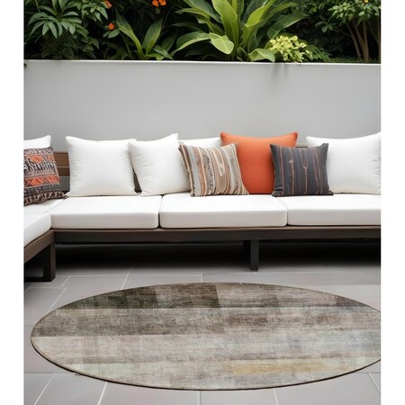 Homeroots 8' Round Brown Round Ombre Washable Non Skid Indoor Outdoor Area Rug 563633