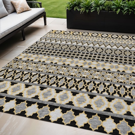 Homeroots 5' X 8' Charcoal Gray And Gold Quatrefoil Washable Indoor Outdoor Area Rug 583211