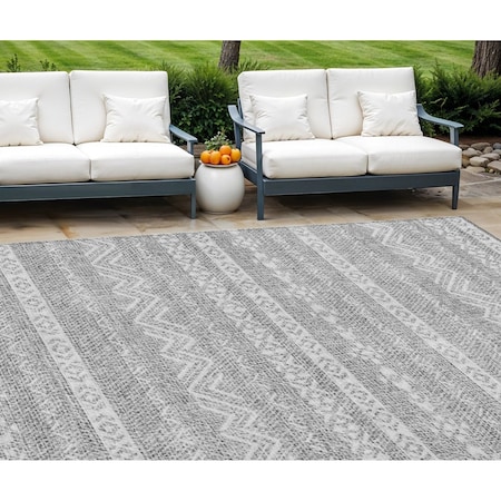 Homeroots 10' X 14' Gray And Silver Southwestern Washable Indoor Outdoor Area Rug 587541