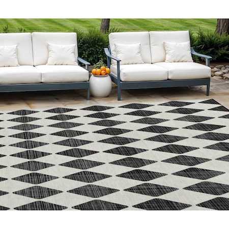 Homeroots 9' X 12' Black Geometric Washable Indoor Outdoor Area Rug 577017