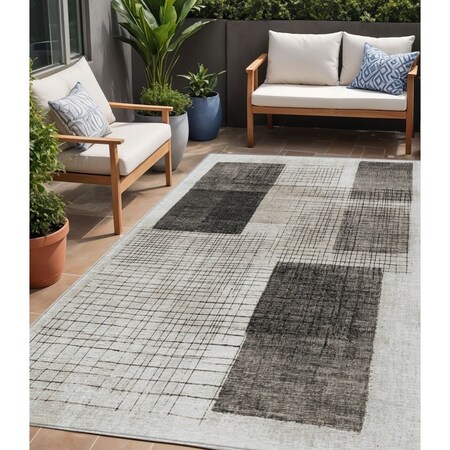 Homeroots 5' X 8' Ivory And Black Geometric Washable Indoor Outdoor Area Rug 631934
