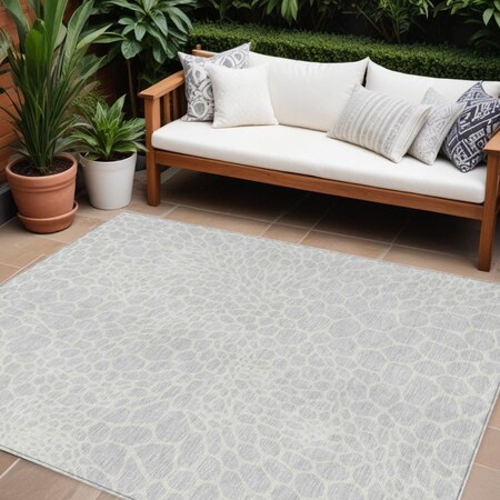 Homeroots 10' X 14' Silver And Gray Geometric Washable Indoor Outdoor Area Rug 595120