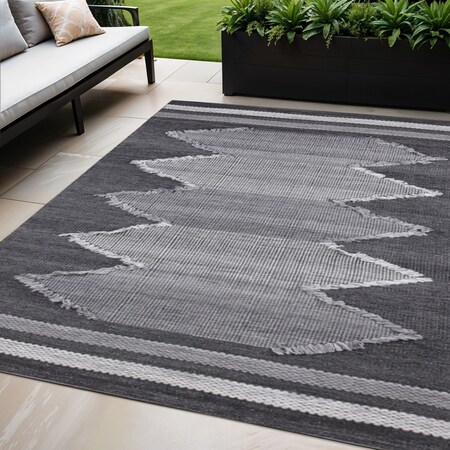 Homeroots 5' X 8' Gray Geometric Handmade Indoor Outdoor Area Rug 557188