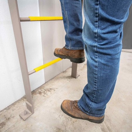 Pig TuffGrit Ladder Rung Cover, Indoor or Outdoor Use, Install With Adhesive 0.75in W x 14in L PLS6007-GDY