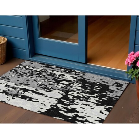 Homeroots 3' X 5' Black And Ivory Abstract Washable Indoor Outdoor Area Rug 613326