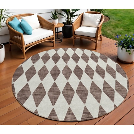 Homeroots 8' Brown Round Geometric Washable Indoor Outdoor Area Rug 577021