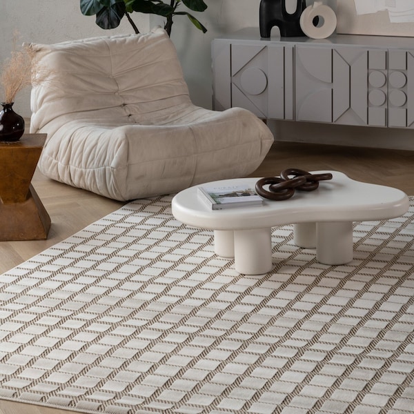 Homeroots 6' X 9' Cream and Beige Geometric Distressed Indoor Outdoor Area Rug 558797 - main