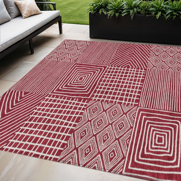 Homeroots 5' X 8' Red And Ivory Geometric Washable Indoor Outdoor Area Rug 600739 - main