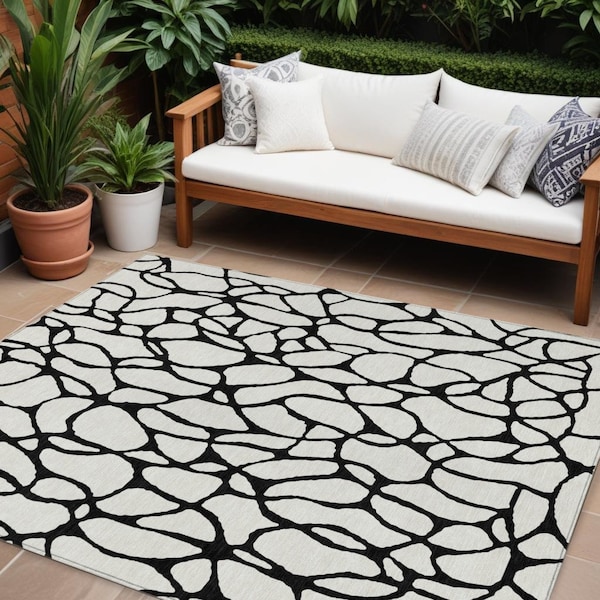 Homeroots 9' X 12' Ivory And Black Geometric Washable Indoor Outdoor Area Rug 599206 - main