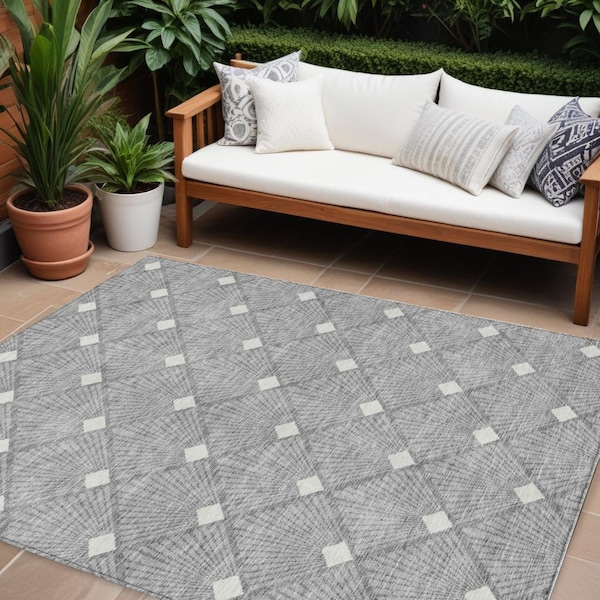 Homeroots 9' X 12' Gray And Ivory Geometric Washable Indoor Outdoor Area Rug 594711 - main