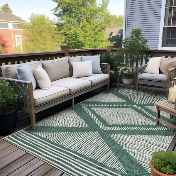 World Rug Gallery Contemporary Geometric Stripe Weather Resistant Reversible Indoor/Outdoor Rug 5 ft x 7 ft Green WR109GREEN5X7 - main