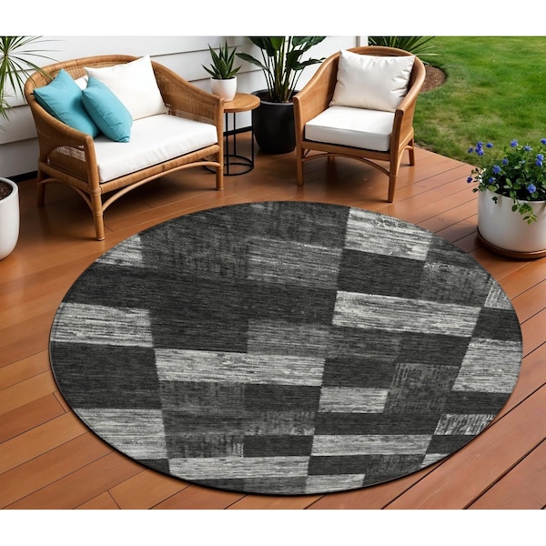 Homeroots 8' Black And Gray Round Geometric Washable Indoor Outdoor Area Rug 604853 - main