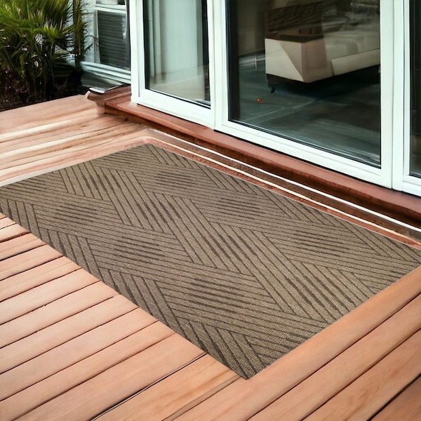 Homeroots 2' X 3' Beige Geometric Stain Resistant Indoor Outdoor Area Rug 531618 - main