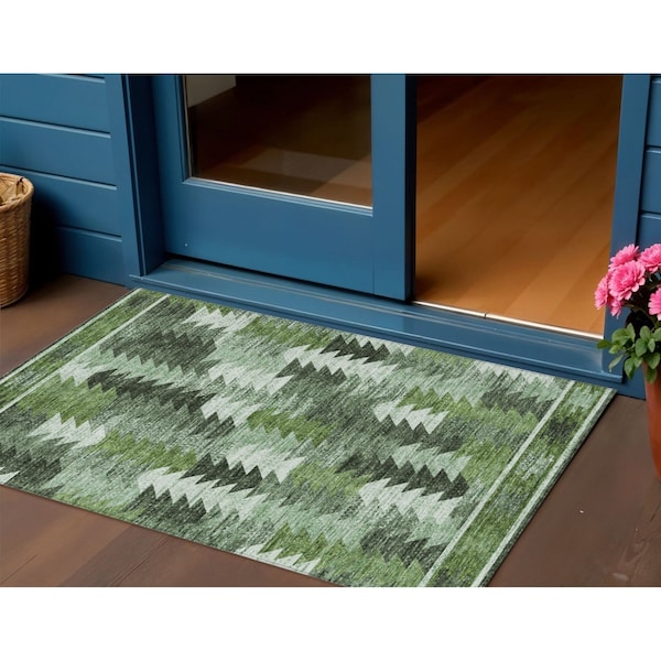 Homeroots 3' X 5' Olive Green And Fern Green Southwestern Washable Indoor Outdoor Area Rug 587344 - main