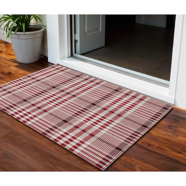 Homeroots 3' X 5' Red Black And Ivory Plaid Washable Indoor Outdoor Area Rug 601512 - main