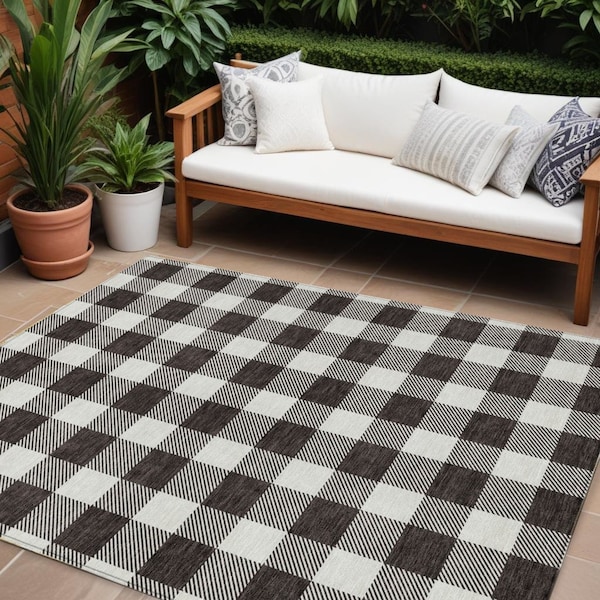 Homeroots 9' X 12' Black And Gray Plaid Washable Indoor Outdoor Area Rug 595377 - main