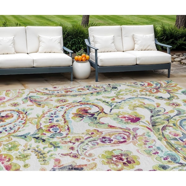 Homeroots 10' X 14' Ivory Fern Green And Artichoke Green Paisley Washable Indoor Outdoor Area Rug 588623 - main