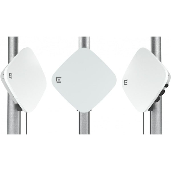Extreme Networks ExtremeCloud IQ Tri-radio Outdoor WiFi 6 AP (4x4 5 GHz 2x2 dual band 1x1 sensor). Dual 5GHz 2.5 GE AP460C-FCC - main