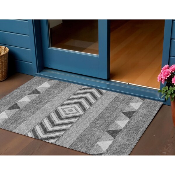 Homeroots 3' X 5' Gray Charcoal And Silver Southwestern Washable Indoor Outdoor Area Rug 613909 - main