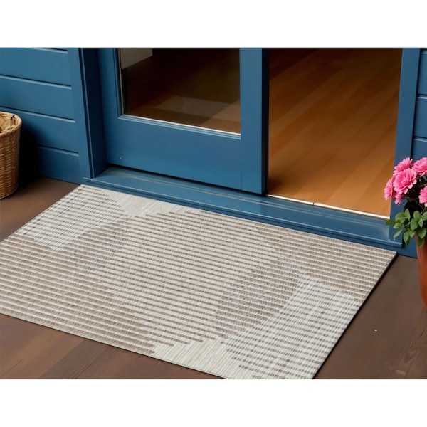 Homeroots 3' X 5' Beige And Ivory Geometric Washable Indoor Outdoor Area Rug 597601 - main