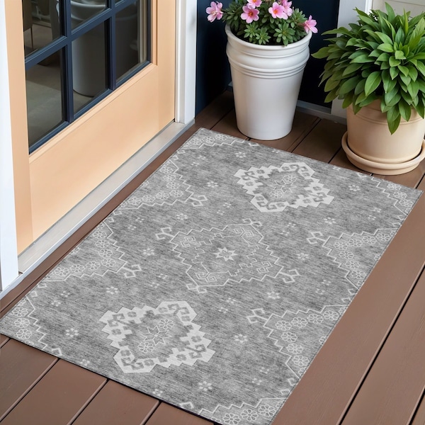Homeroots 3' X 5' Gray And Ivory Medallion Washable Indoor Outdoor Area Rug 589038 - main