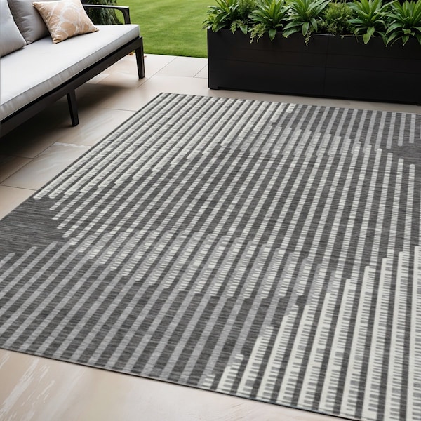 Homeroots 5' X 8' Charcoal And Ivory Geometric Washable Indoor Outdoor Area Rug 597620 - main