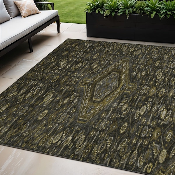 Homeroots 5' X 8' Charcoal Medallion Washable Indoor Outdoor Area Rug 607393 - main