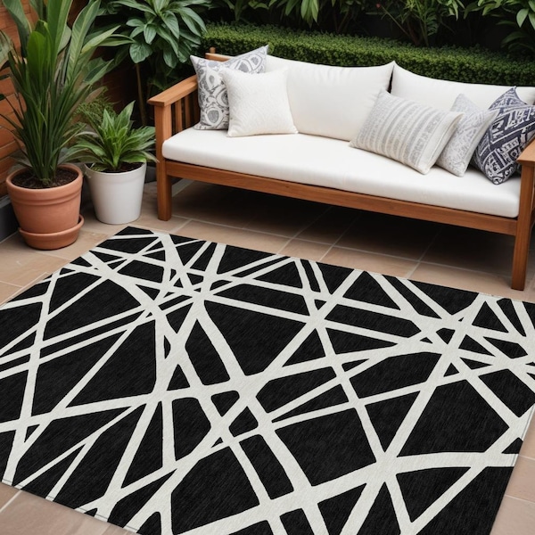 Homeroots 10' X 14' Black And Ivory Geometric Washable Indoor Outdoor Area Rug 600425 - main