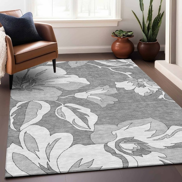Homeroots 5' X 8' Gray And Silver Floral Washable Indoor Outdoor Area Rug 589537 - main