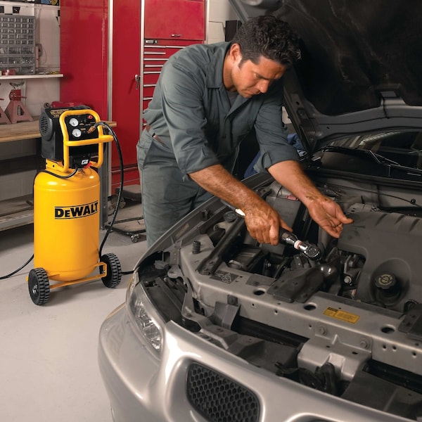 Dewalt 1.6 HP Continuous, 225 PSI, 15 Gallon Workshop Compressor