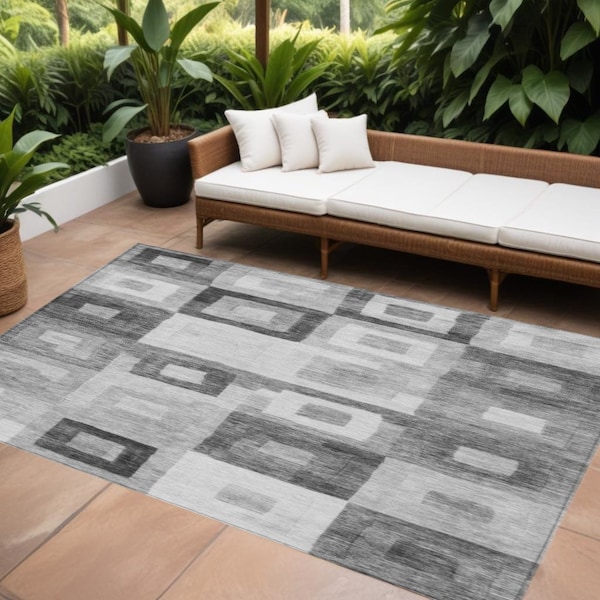 Homeroots 8' X 10' Gray And Charcoal Geometric Washable Indoor Outdoor Area Rug 605040 - main