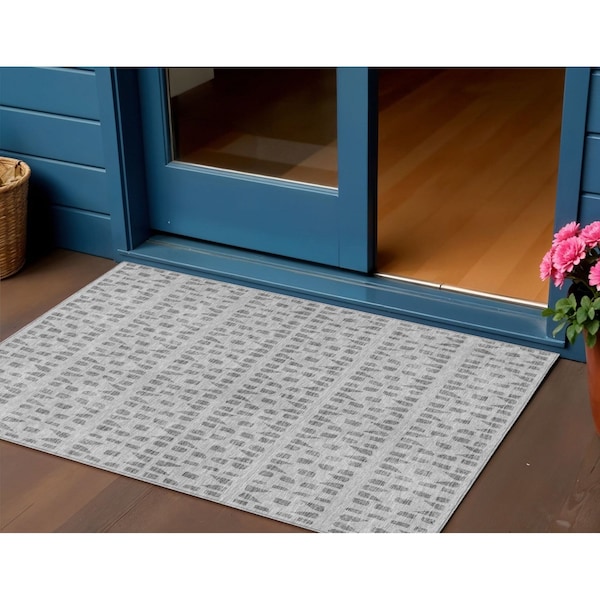 Homeroots 3' X 5' Gray And Ivory Geometric Washable Indoor Outdoor Area Rug 613771 - main