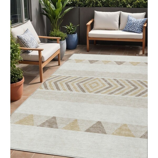 Homeroots 5' X 8' Ivory Beige And Taupe Southwestern Washable Indoor Outdoor Area Rug 613916 - main