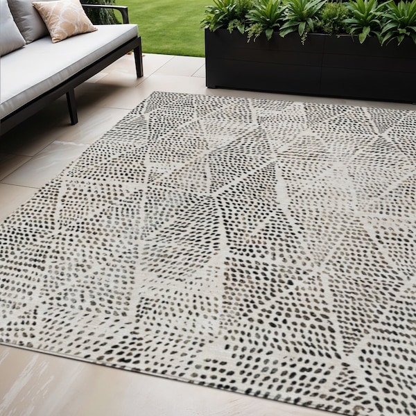 Homeroots 5' X 8' Ivory Charcoal And Beige Geometric Washable Indoor Outdoor Area Rug 577566 - main