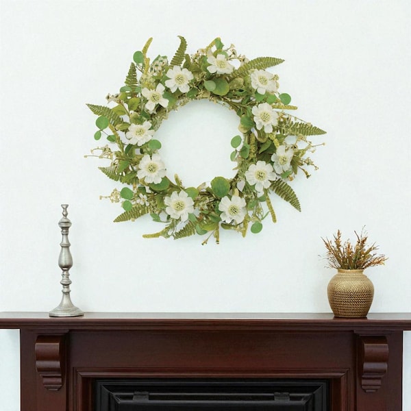 Homeroots 22" White And Green Mixed Assortment Artificial Wreath 634644 - main