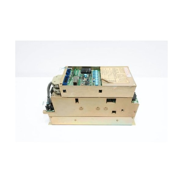 Yaskawa -R/01 SERVOPACK SERVO CONTROLLER SERVO DRIVES AND AMPLIFIER CACR-SR12TB5BM - main