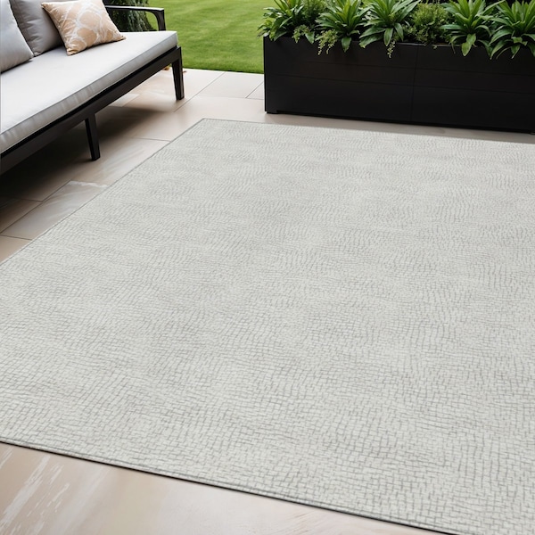 Homeroots 5' X 8' Silver And Gray Geometric Washable Indoor Outdoor Area Rug 602450 - main