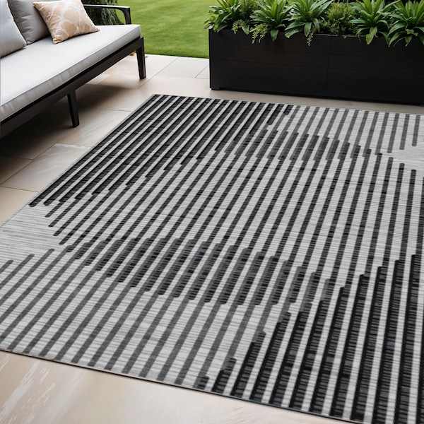 Homeroots 5' X 8' Gray And Black Geometric Washable Indoor Outdoor Area Rug 597638 - main